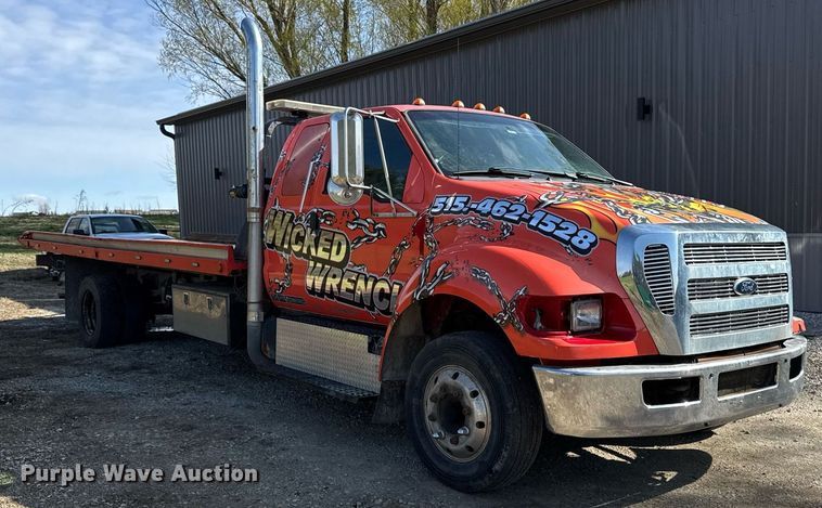 image for item EM3754 2007 Ford F650 Super Duty rollback truck