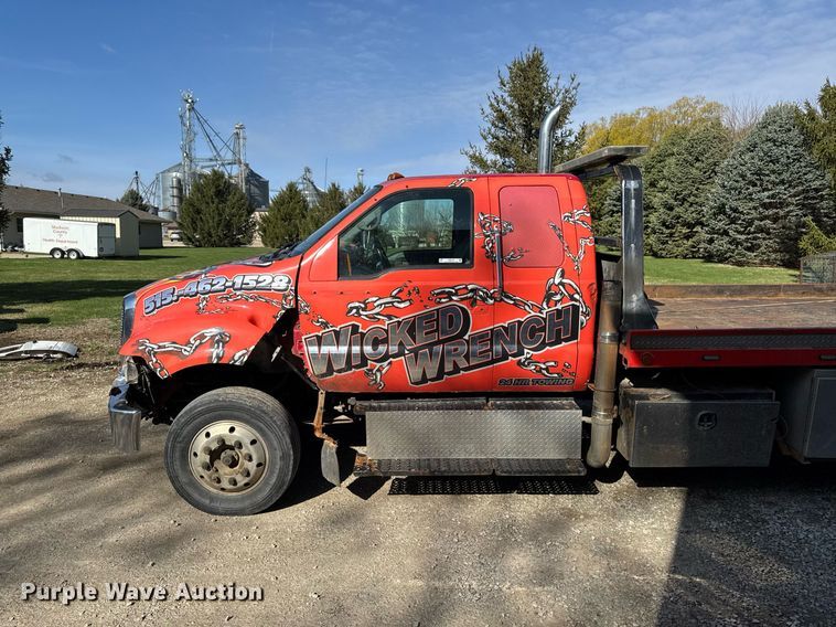 image for item EM3754 2007 Ford F650 Super Duty rollback truck