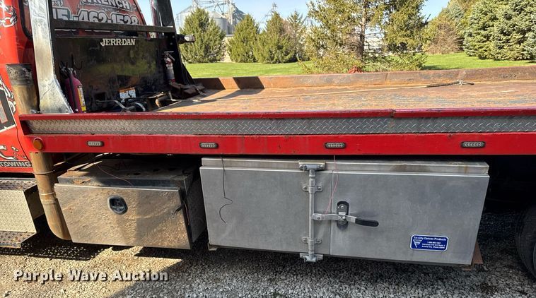 image for item EM3754 2007 Ford F650 Super Duty rollback truck