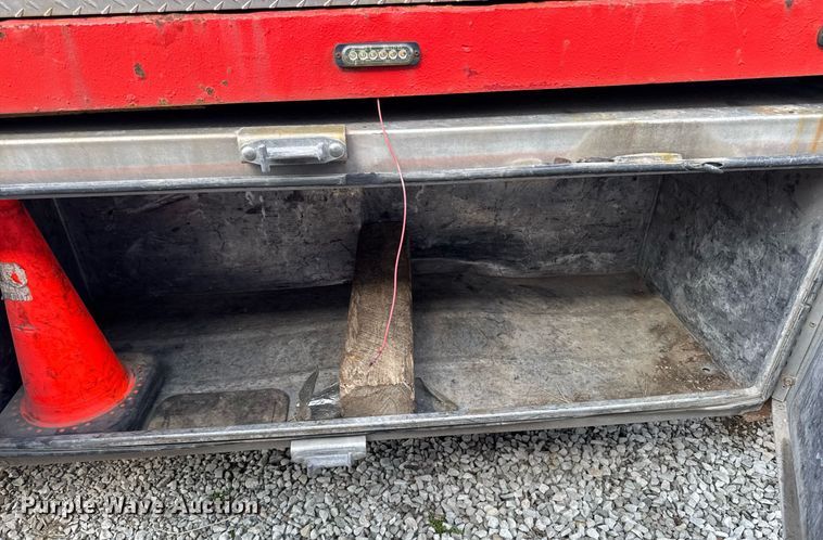 image for item EM3754 2007 Ford F650 Super Duty rollback truck