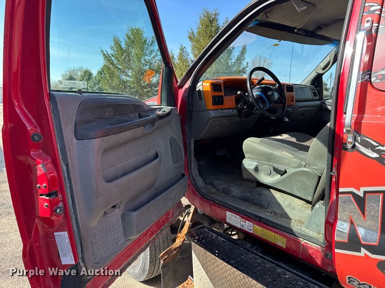 image for item EM3754 2007 Ford F650 Super Duty rollback truck