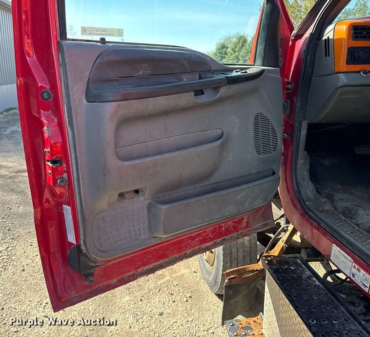 image for item EM3754 2007 Ford F650 Super Duty rollback truck