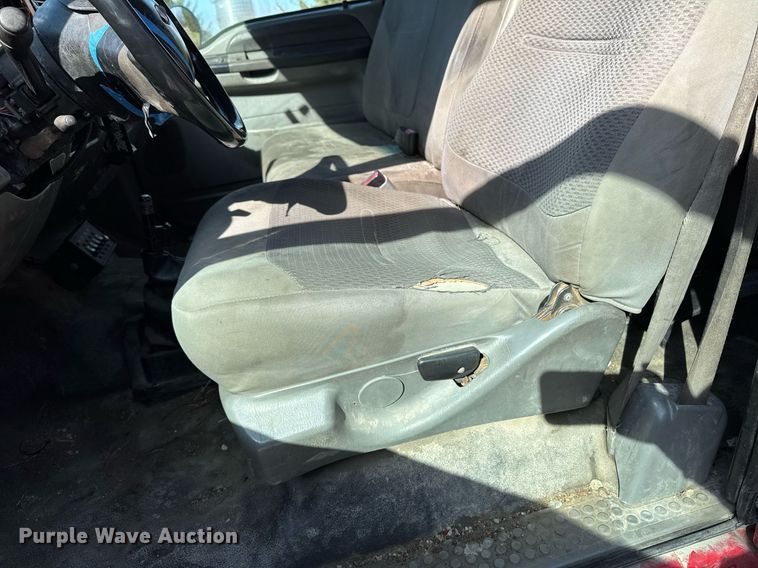 image for item EM3754 2007 Ford F650 Super Duty rollback truck