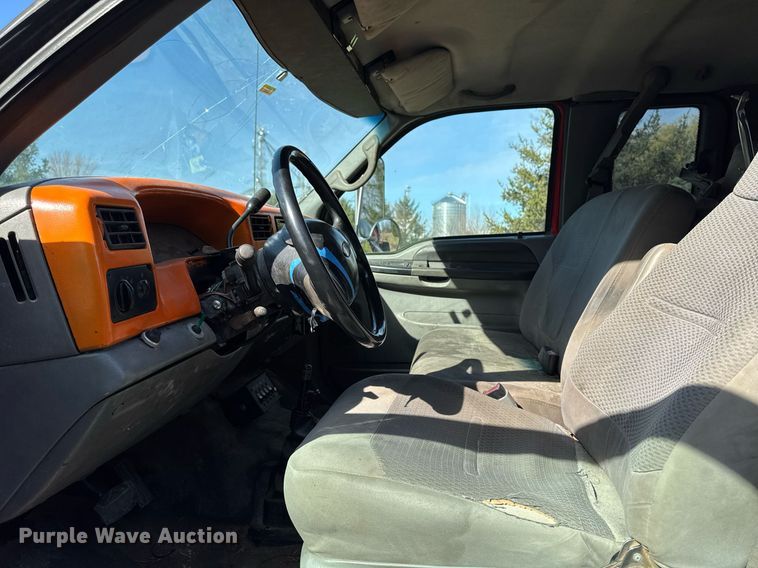 image for item EM3754 2007 Ford F650 Super Duty rollback truck