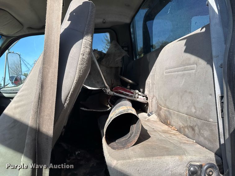 image for item EM3754 2007 Ford F650 Super Duty rollback truck