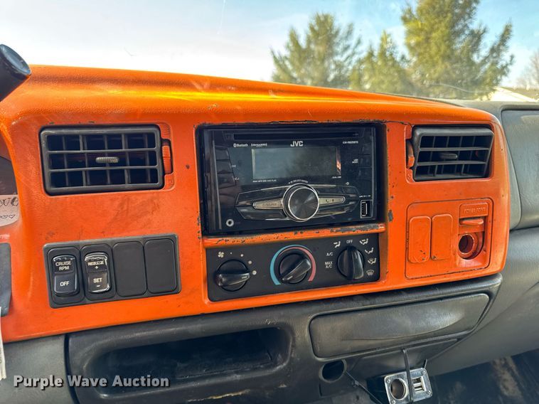 image for item EM3754 2007 Ford F650 Super Duty rollback truck