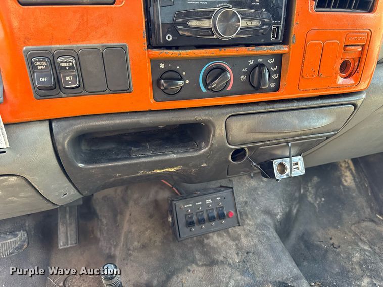 image for item EM3754 2007 Ford F650 Super Duty rollback truck