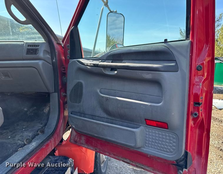 image for item EM3754 2007 Ford F650 Super Duty rollback truck