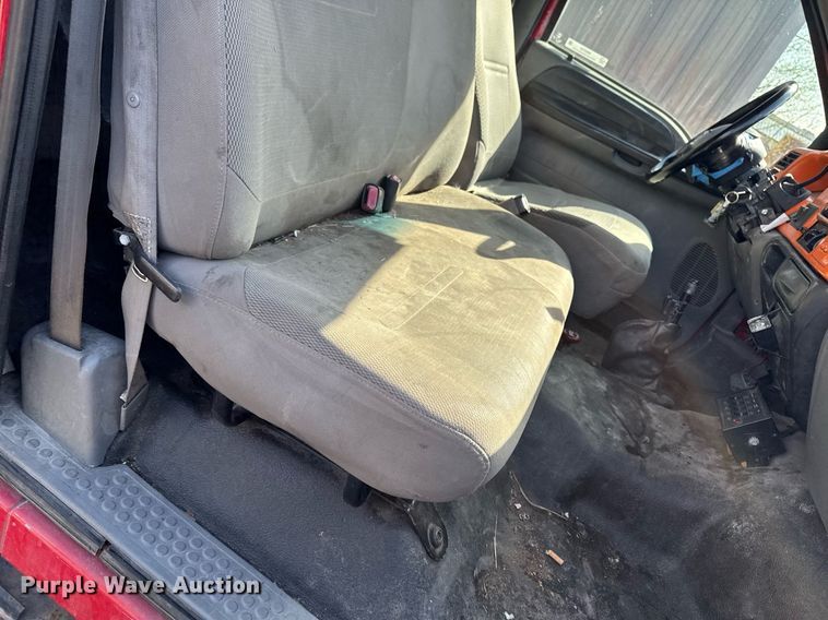 image for item EM3754 2007 Ford F650 Super Duty rollback truck