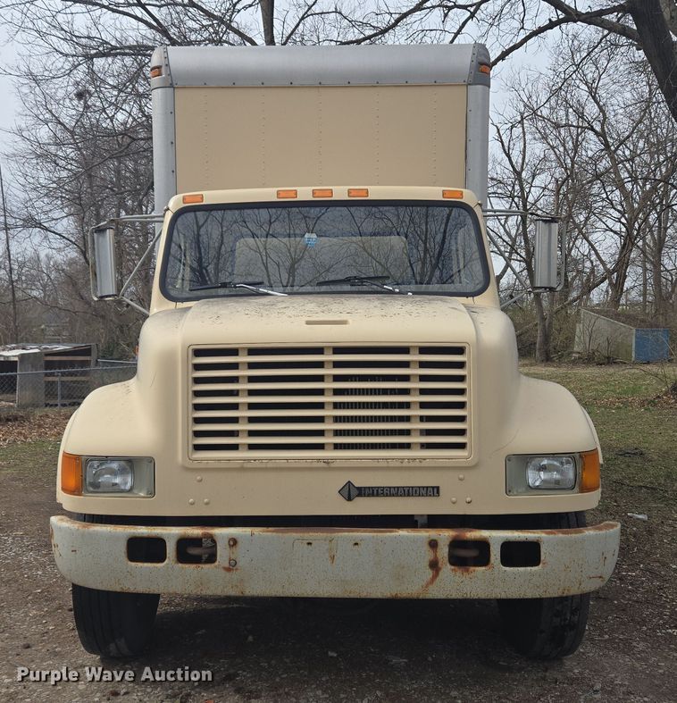 image for item EM6010 1999 International 4700 box truck