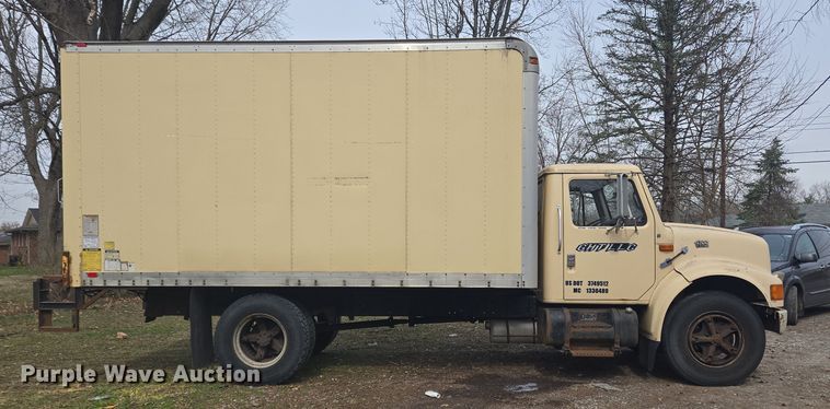 image for item EM6010 1999 International 4700 box truck