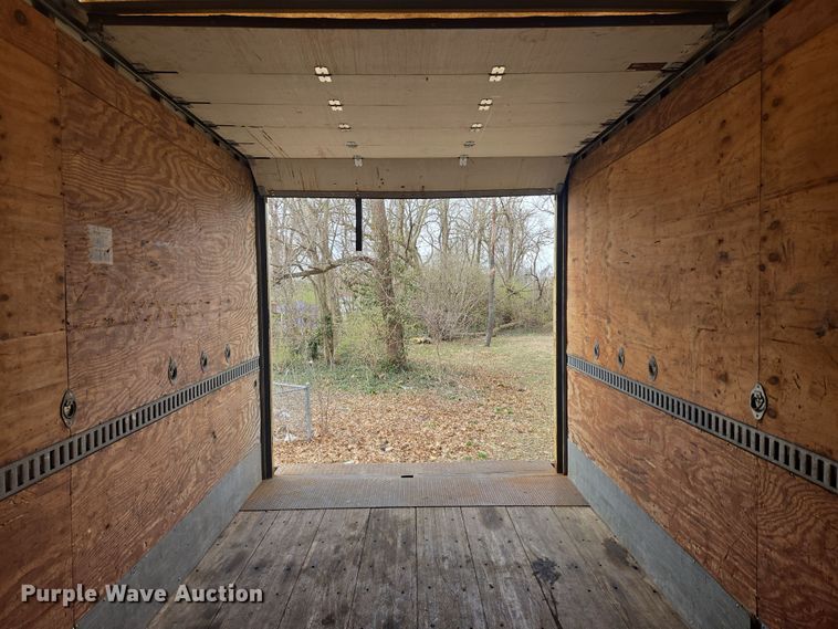 image for item EM6010 1999 International 4700 box truck