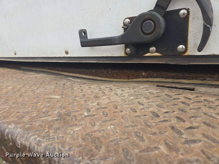 image for item EM6010 1999 International 4700 box truck