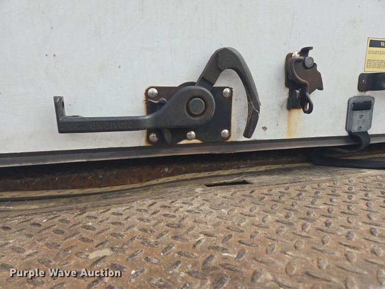 image for item EM6010 1999 International 4700 box truck