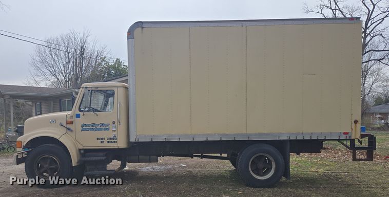image for item EM6010 1999 International 4700 box truck