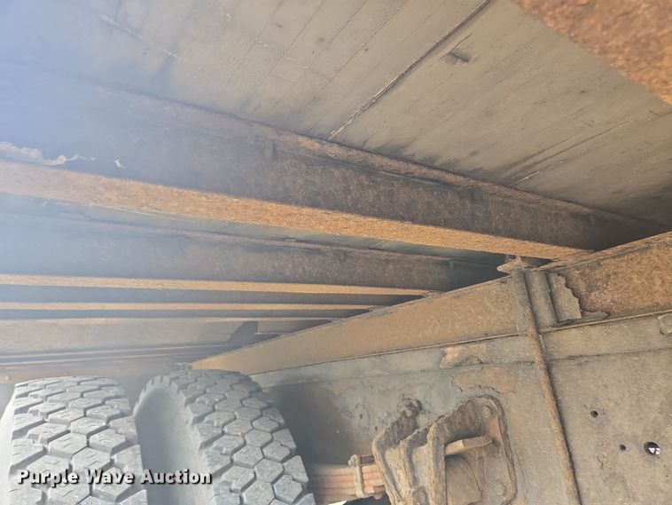 image for item EM6010 1999 International 4700 box truck