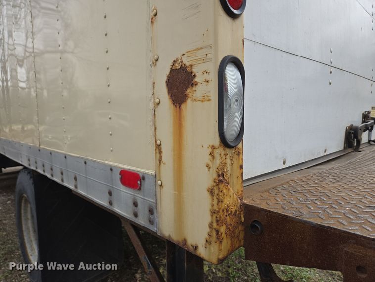 image for item EM6010 1999 International 4700 box truck