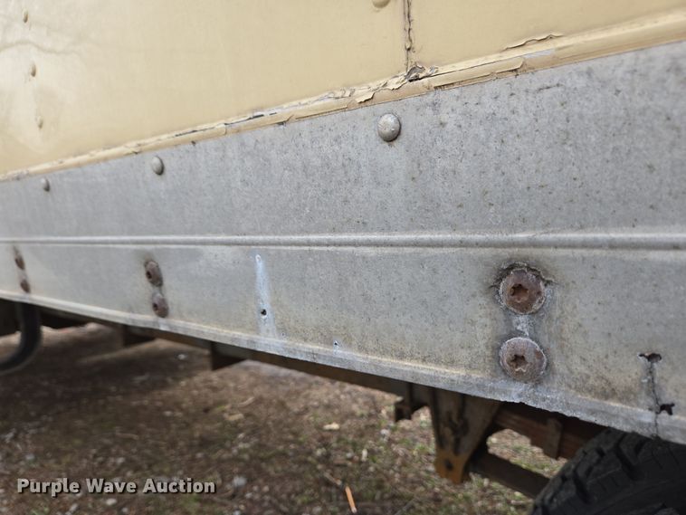 image for item EM6010 1999 International 4700 box truck