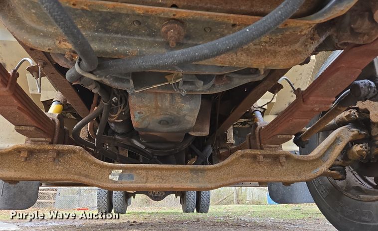 image for item EM6010 1999 International 4700 box truck