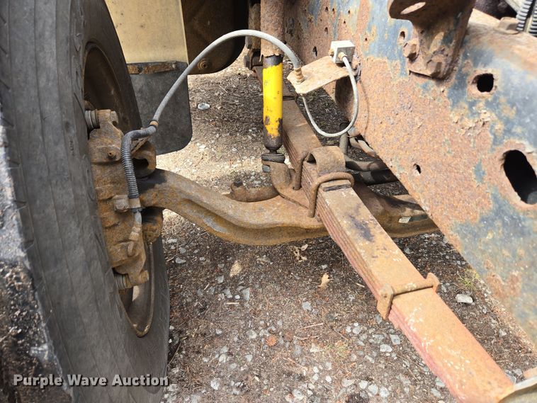 image for item EM6010 1999 International 4700 box truck