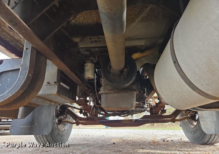 image for item EM6010 1999 International 4700 box truck