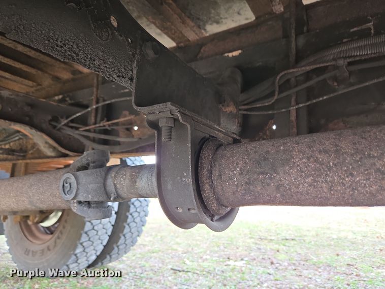 image for item EM6010 1999 International 4700 box truck