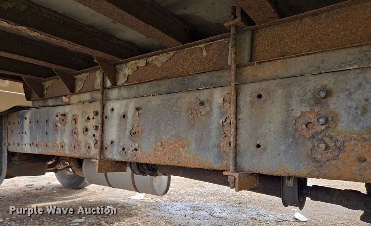 image for item EM6010 1999 International 4700 box truck