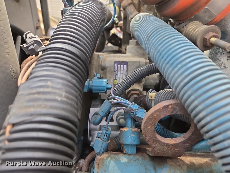 image for item EM6010 1999 International 4700 box truck