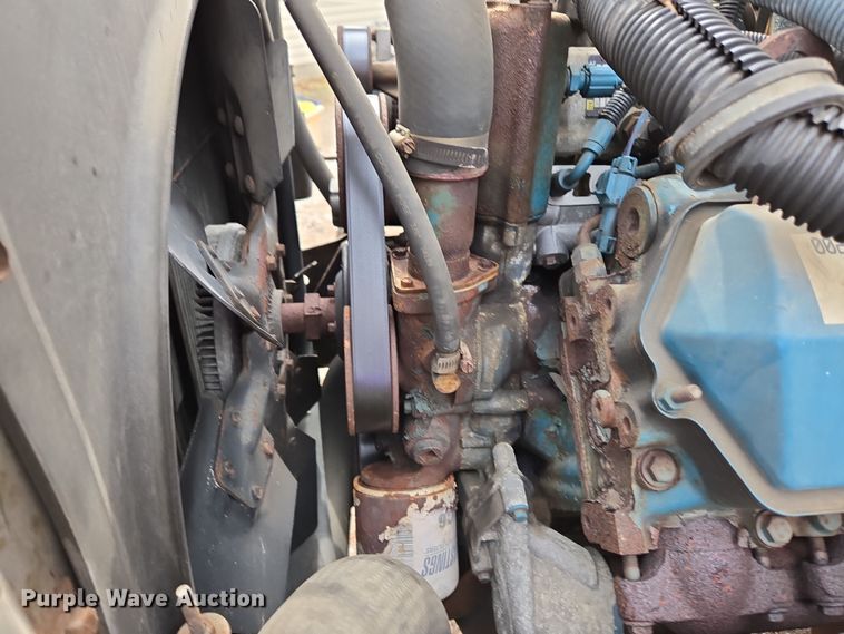 image for item EM6010 1999 International 4700 box truck