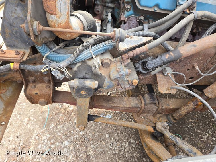 image for item EM6010 1999 International 4700 box truck