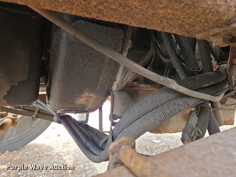 image for item EM6010 1999 International 4700 box truck