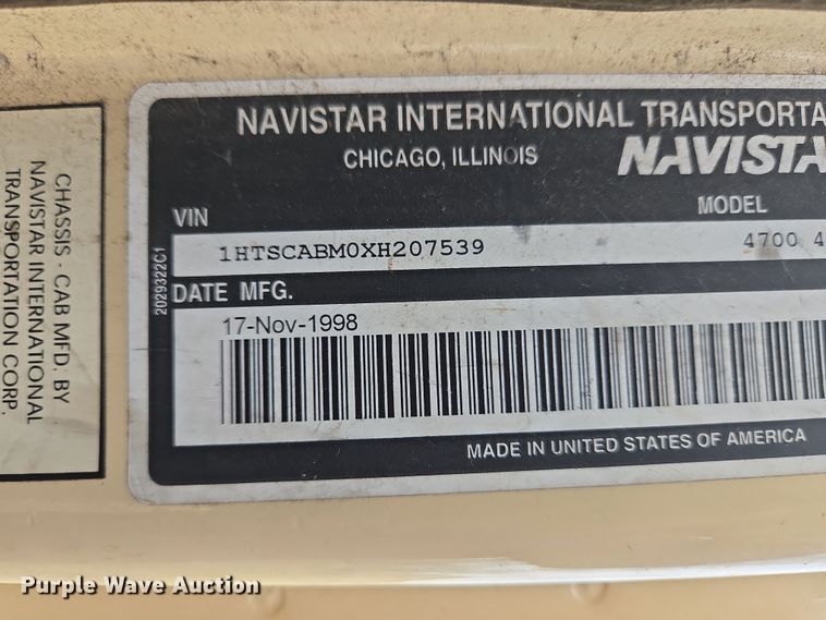 image for item EM6010 1999 International 4700 box truck