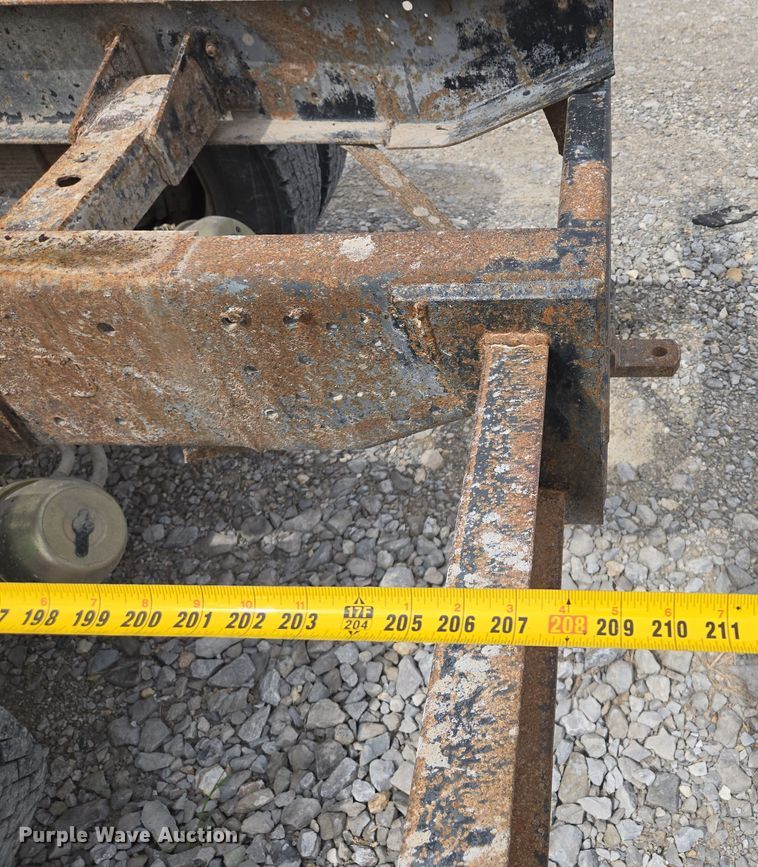 image for item EM7017 1987 Kenworth T600 truck cab and chassis