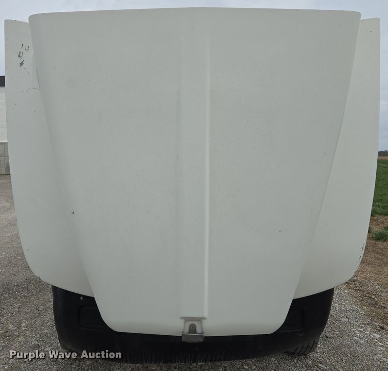 image for item EM7017 1987 Kenworth T600 truck cab and chassis