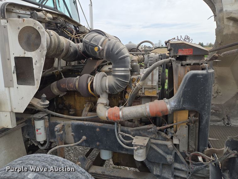 image for item EM7017 1987 Kenworth T600 truck cab and chassis