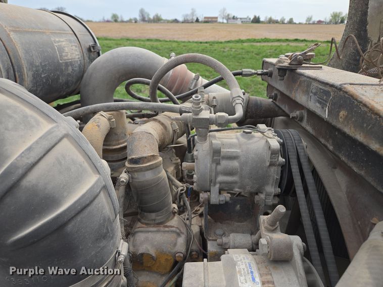 image for item EM7017 1987 Kenworth T600 truck cab and chassis