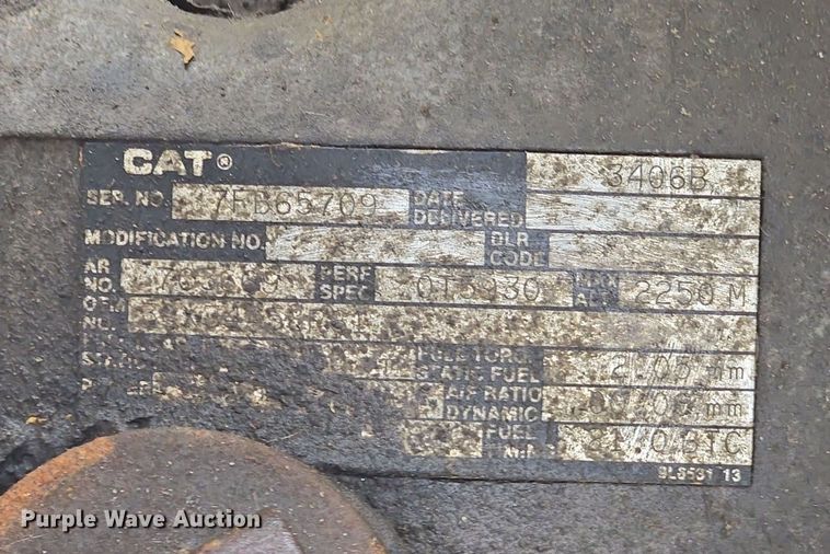 image for item EM7017 1987 Kenworth T600 truck cab and chassis