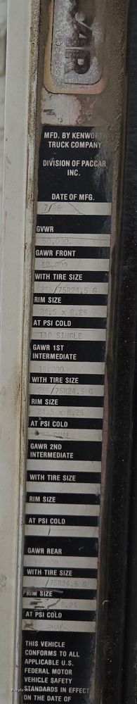 image for item EM7017 1987 Kenworth T600 truck cab and chassis