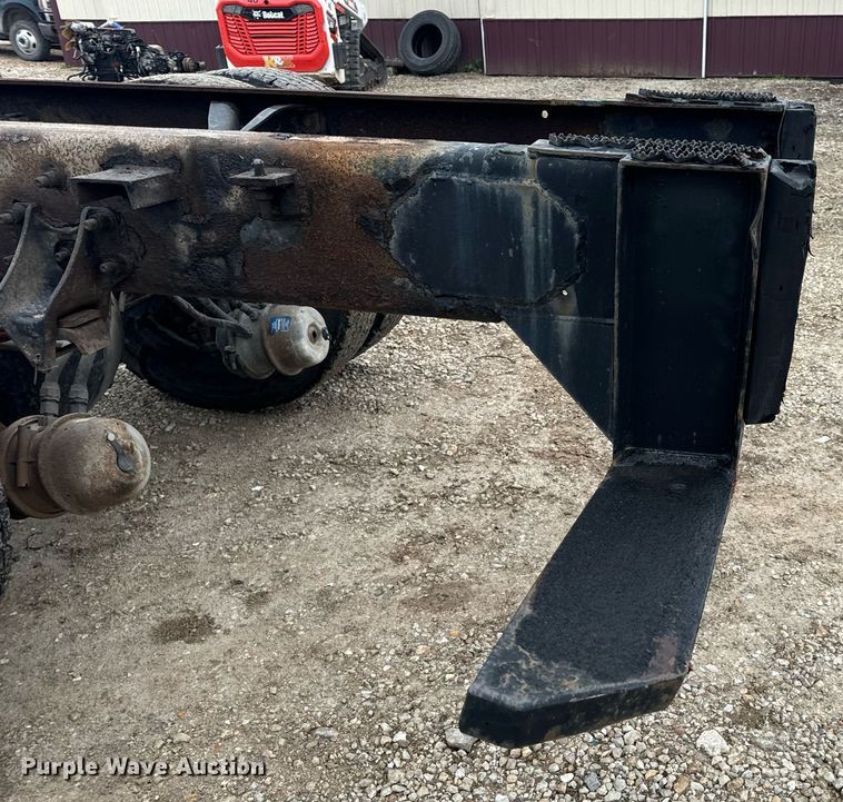 image for item EN4501 2006 International 4400 truck cab and chassis