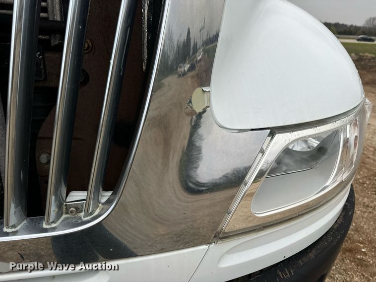 image for item EN4501 2006 International 4400 truck cab and chassis