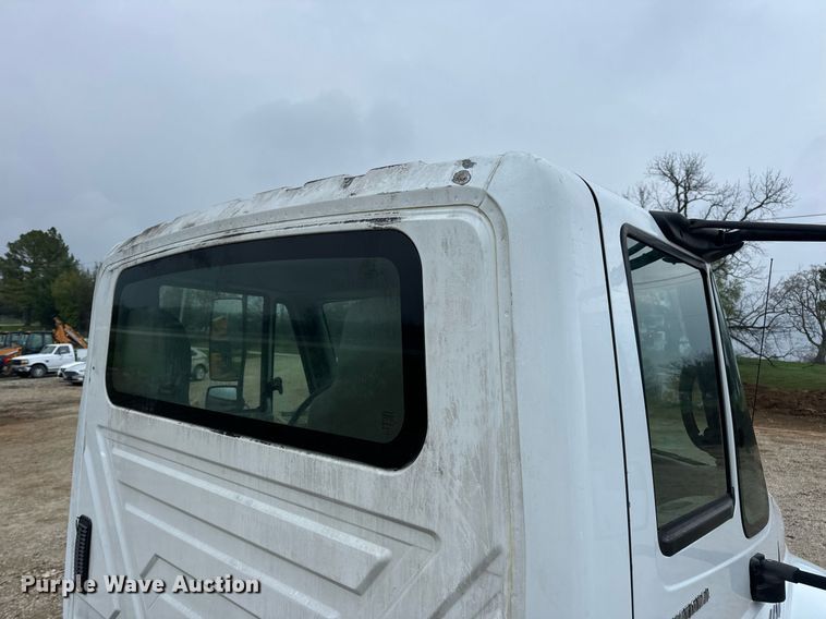 image for item EN4501 2006 International 4400 truck cab and chassis