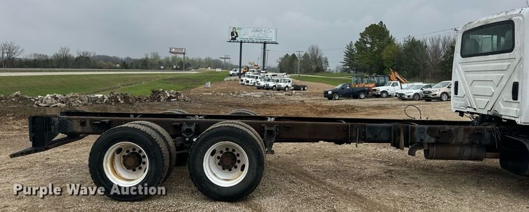 image for item EN4501 2006 International 4400 truck cab and chassis