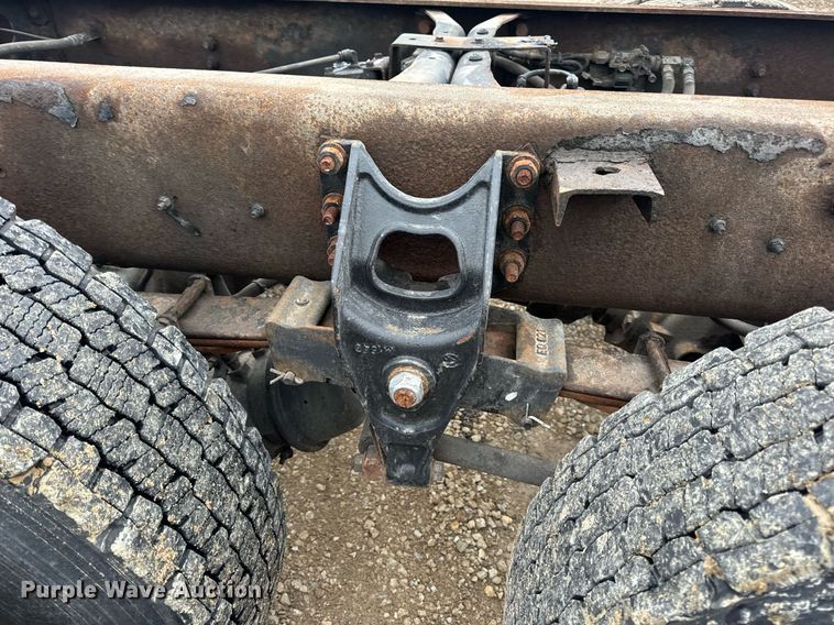 image for item EN4501 2006 International 4400 truck cab and chassis