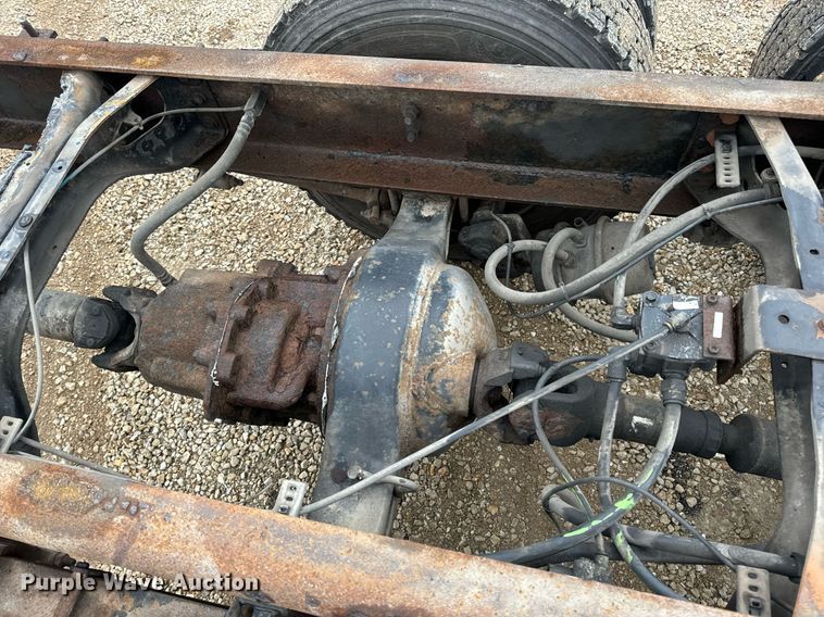 image for item EN4501 2006 International 4400 truck cab and chassis