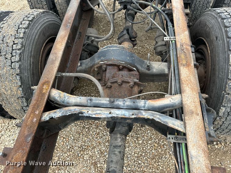 image for item EN4501 2006 International 4400 truck cab and chassis