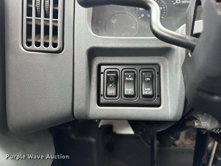 image for item EN4501 2006 International 4400 truck cab and chassis