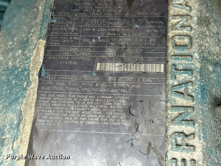 image for item EN4501 2006 International 4400 truck cab and chassis