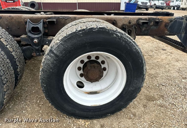 image for item EN4501 2006 International 4400 truck cab and chassis