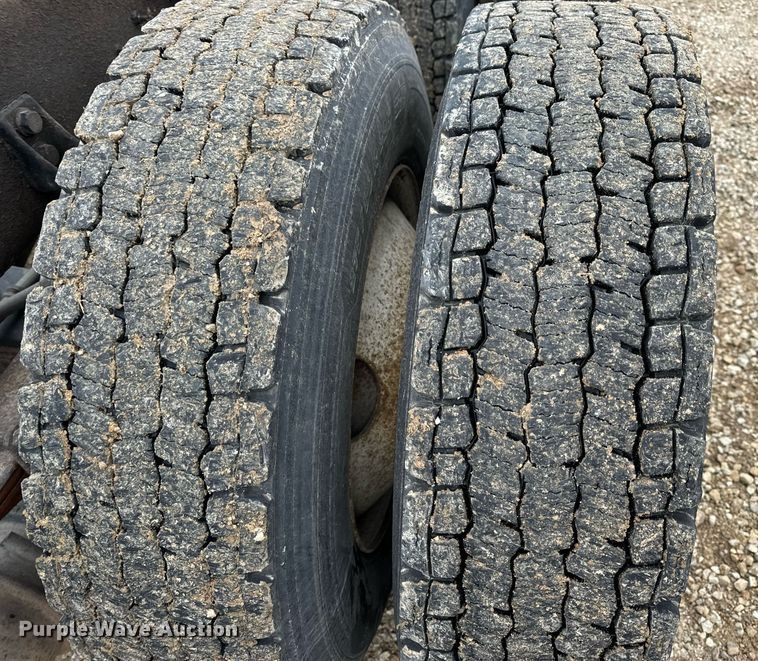 image for item EN4501 2006 International 4400 truck cab and chassis