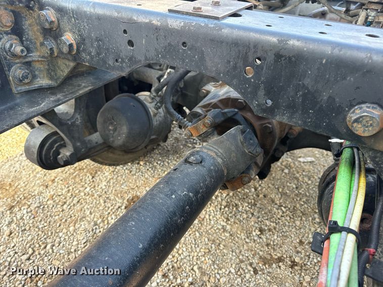 image for item EN4503 2007 International 8600 semi truck